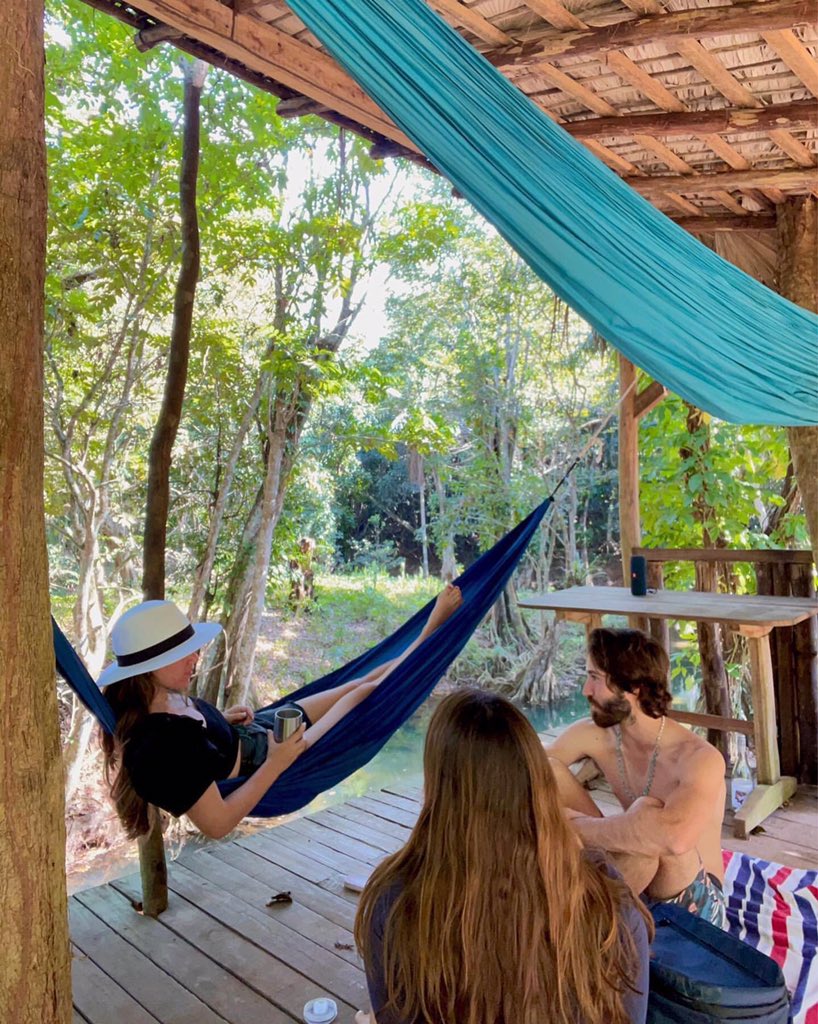 Gonzaloesbello's tweet photo. Algunos conocen el río haciendo Kayaking mientras otros disfrutan de la vista desde nuestra casa del árbol 💚🤌 - Actividades y espacios para todos 🙌
Conoce nuestros precios y reserva tu cupo escribiendo al (809)-481-0212 📲
#campoaventura #turismord #comatillo #conoce https://t.co/DFtp78LkCq
