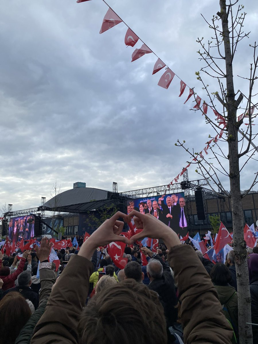 ciddiliati's tweet photo. Günün en tatlı CHP ‘lisi bendim https://t.co/rzVqlgl0A1