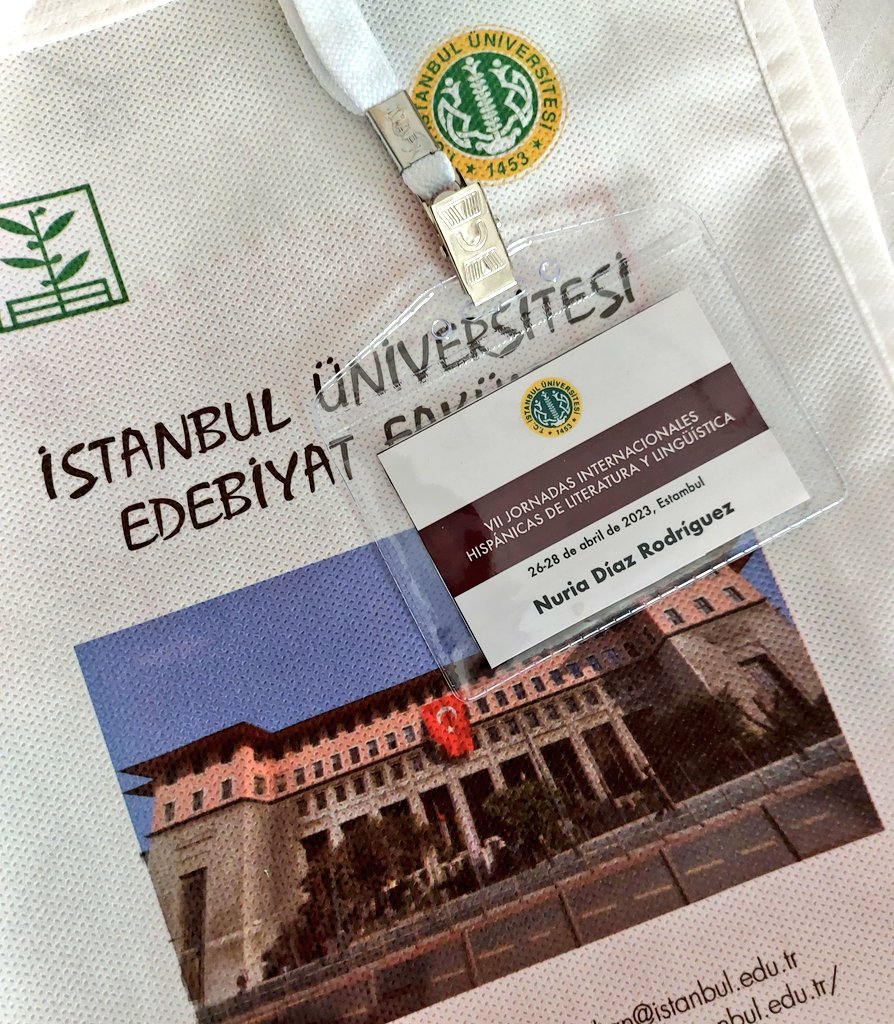 En la Universidad de Estambul hablando sobre estereotipos culturales en ELE.