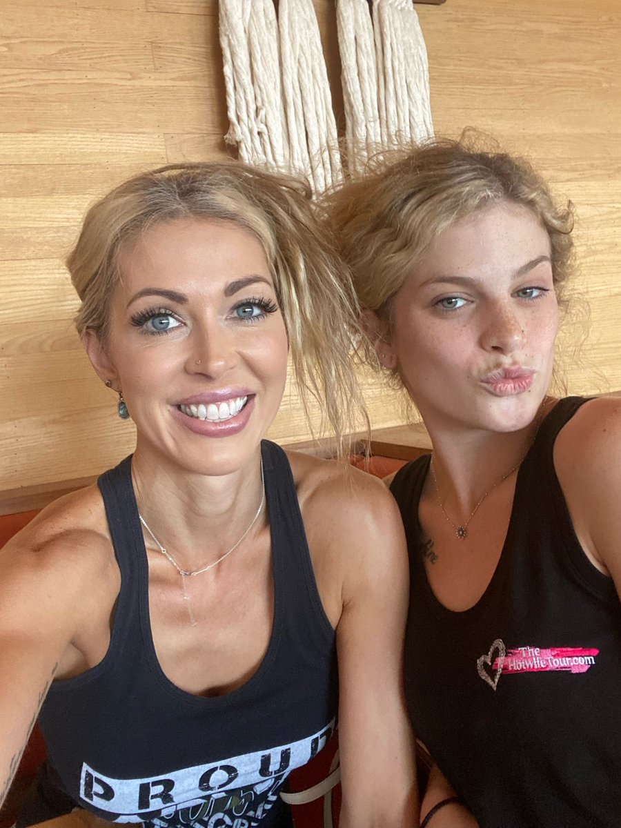 Holly Hotwife Top 0.06% on Twitter: "OnlyFans Live tonight at 7pm CST