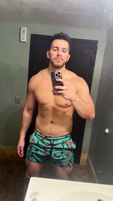 Friday workout! Done ✅ https://t.co/rwkpLZRugI<a href="/tag/miami"class="tags"><span>#miami</span></a><a href="/tag/horny"class="tags"><span>#horny</span></a><a href="/tag/bigdick"class="tags"><span>#bigdick</span></a><a href="/tag/collab"class="tags"><span>#collab</span></a><a href="/tag/bigcock"class="tags"><span>#bigcock</span></a><a href="/tag/onlyfans"class="tags"><span>#onlyfans</span></a>