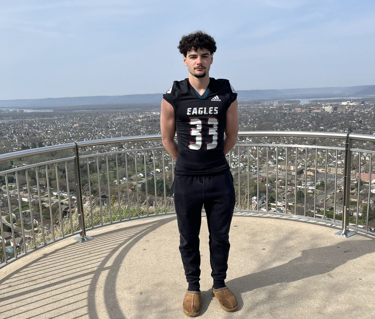 Thanks @UWLCoachJanus , <a href="/CoachMZweifel/">Michael Zweifel</a> and <a href="/UWLEagleFB/">UW-La Crosse Football</a> for the great Junior Day. Loved learning about the school and football program and seeing the campus. 
<a href="/Coach_B_Johnson/">Coach Johnson</a> <a href="/CoachGardnerOL/">Geoff Gardner</a> <a href="/DeepDishFB/">DEEP DISH FOOTBALL</a> <a href="/EDGYTIM/">Timothy “EDGYTIM” OHalloran</a> @HSFBscout