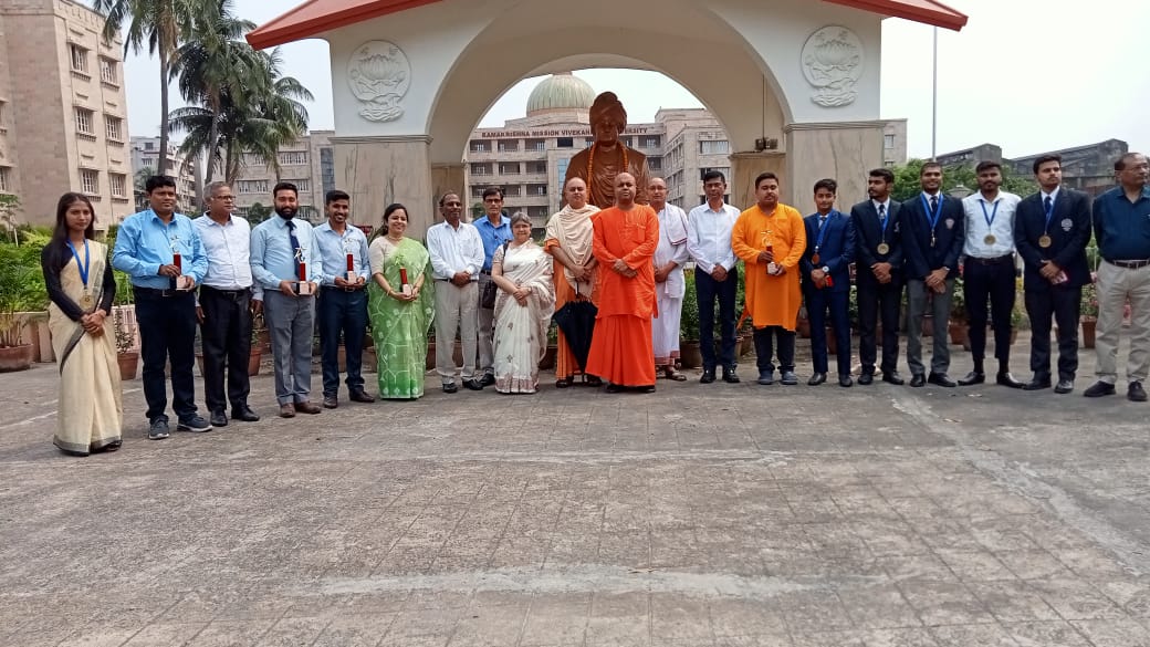BeldaCollege's tweet photo. 🎉NSS State Award 2021-22 🎉 Dept of Higher Education, Government of West Bengal-              We are very proud to announce you that Sanu Bishal, a student of https://t.co/d3PkSOx8Vp.  and NSS volunteer of NSS unit -1 from Belda College have awarded as best NSS volunteer in  WB. https://t.co/0Cx08e7sLn