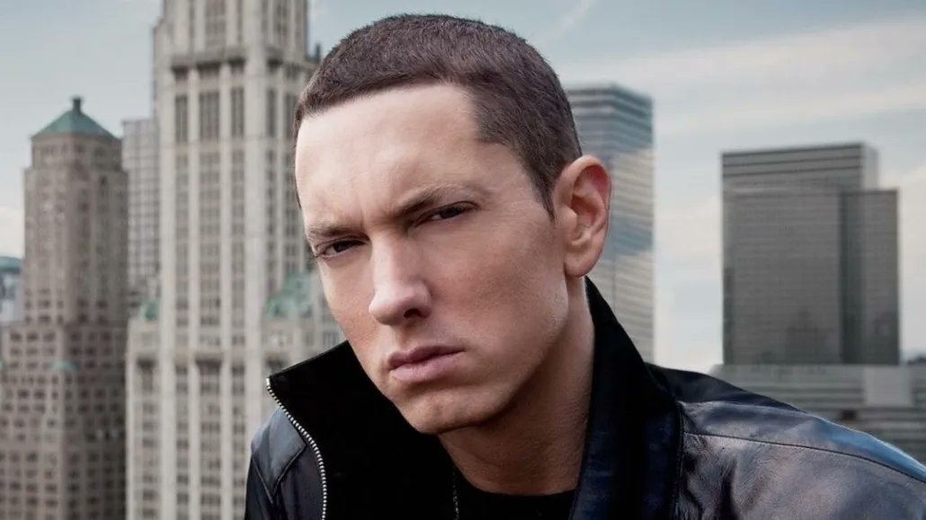 PopCrave's tweet photo. 13 years ago today, Eminem released “Not Afraid.” https://t.co/dCbY1J3rkQ