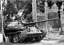 temeldemirer's tweet photo. 28 Nisan 1975: #Vietkong'un desteklediği ‘Ulusal Kurtuluş Ordusu’ güçleri şafakla birlikte Güney #Vietnam'ın başkenti #Saygon'a girmeye başladı
ŞAN OLSUN
#isyan
#Devrim
#marksizmleninizm
#komünizm
#socialism
#WorkersoftheWorldUnite
#VardıkVarızVarolacağız
#proleteriat https://t.co/5mio86jkDn