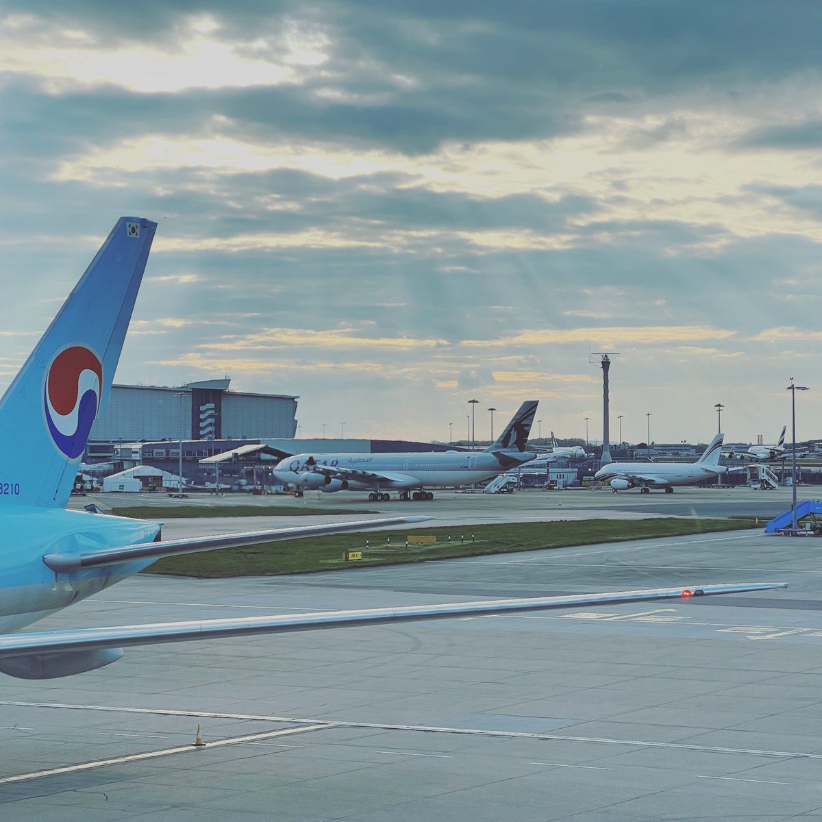 wilvery's tweet photo. 영국 출장 마치고 귀국편 탑승 준비 중… https://t.co/SffMllotmg