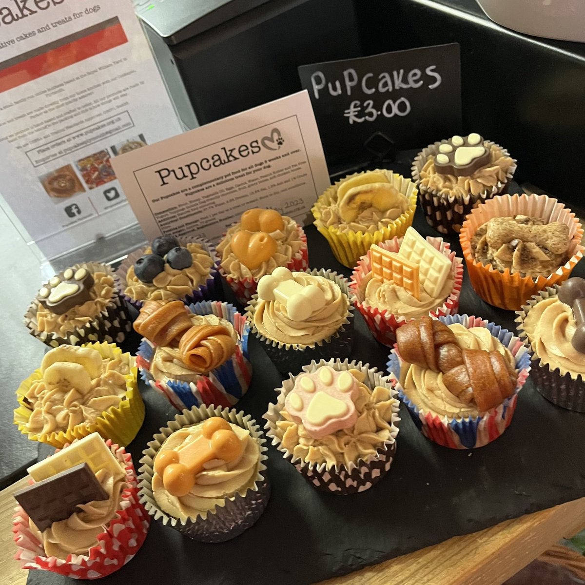 @ullacombefarm are all stocked up with our signature Pupcakes. Be quick though as we’re told they’re flying out! ❤️🐾 #pupcakes #dogtreatsuk #dogbakery #dogbirthday #dogcake