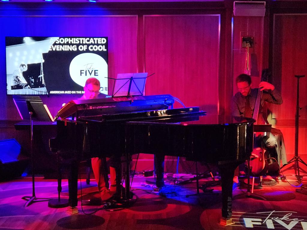 The best jazz that I have heard aboard a cruise ship. The TAKE Five room aboard Discovery Princess. 
#PrincessCruises #discoveryprincess #luxurycruising #jazz #musiccruise #pianojazz #CruiseNews