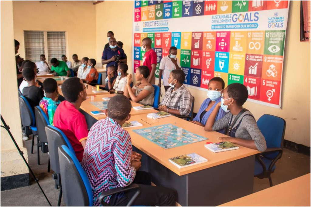 2250Ishaka's tweet photo. The SDGs Games, an effective tool for raising awareness on the #SDGs in a receptive and understanding way towards Adolescents.
Let's use participatory methodology to boost young people’s contribution in the implementation of the #2030Agenda.
#SDGsGame #GoGoals #WeSDGsGeneration https://t.co/I6RHwIq6HQ