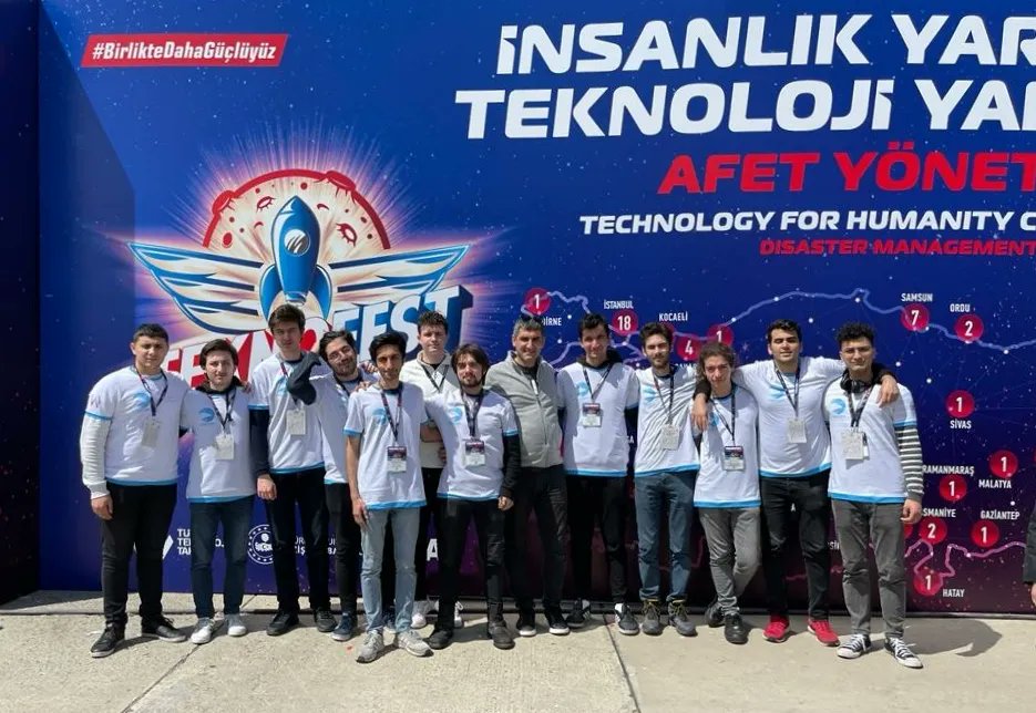 areledu's tweet photo. Dünyanın en büyük havacılık, uzay ve teknoloji festivali #TEKNOFEST2023 'te yerimizi aldık. 🚀 @teknofest @arelmedicali 

We are in the world's largest aviation, space and technology festival #TEKNOFEST2023. 🚀 https://t.co/Ui3r0gg3I9