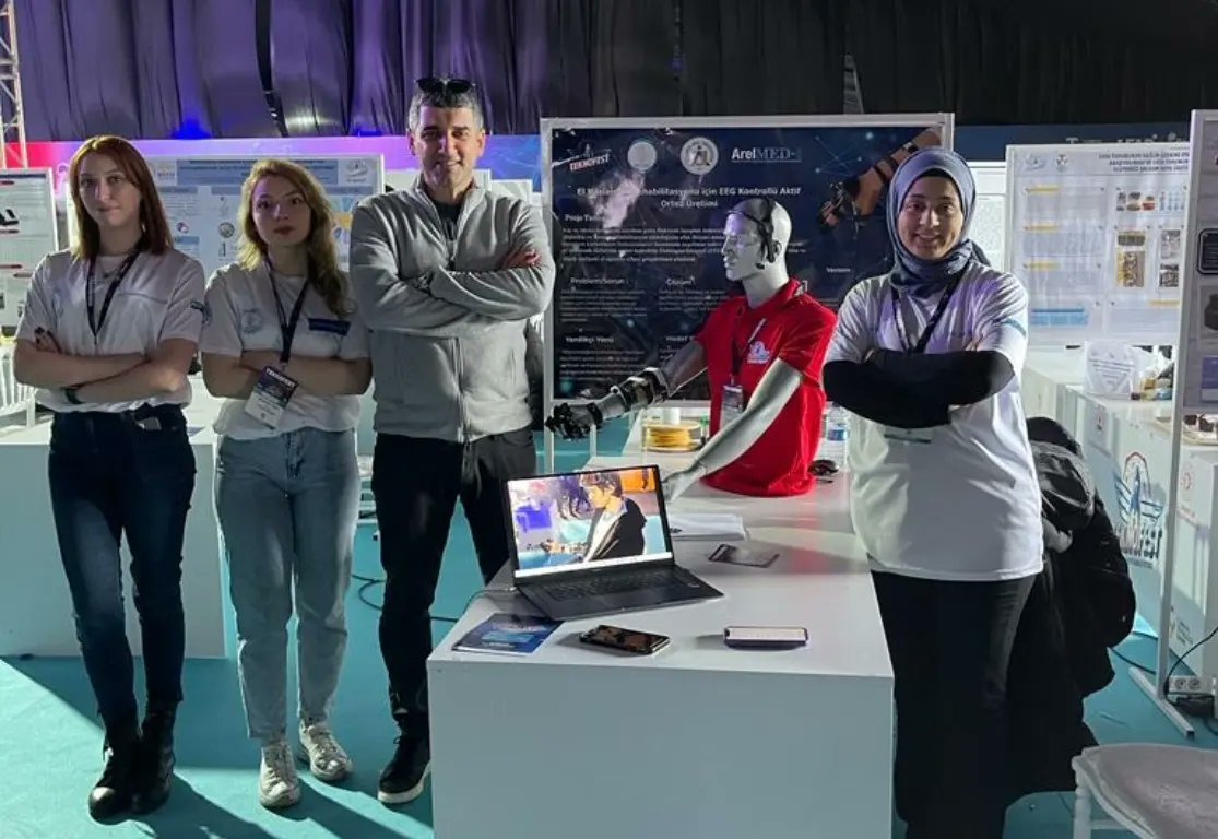 areledu's tweet photo. Dünyanın en büyük havacılık, uzay ve teknoloji festivali #TEKNOFEST2023 'te yerimizi aldık. 🚀 @teknofest @arelmedicali 

We are in the world's largest aviation, space and technology festival #TEKNOFEST2023. 🚀 https://t.co/Ui3r0gg3I9