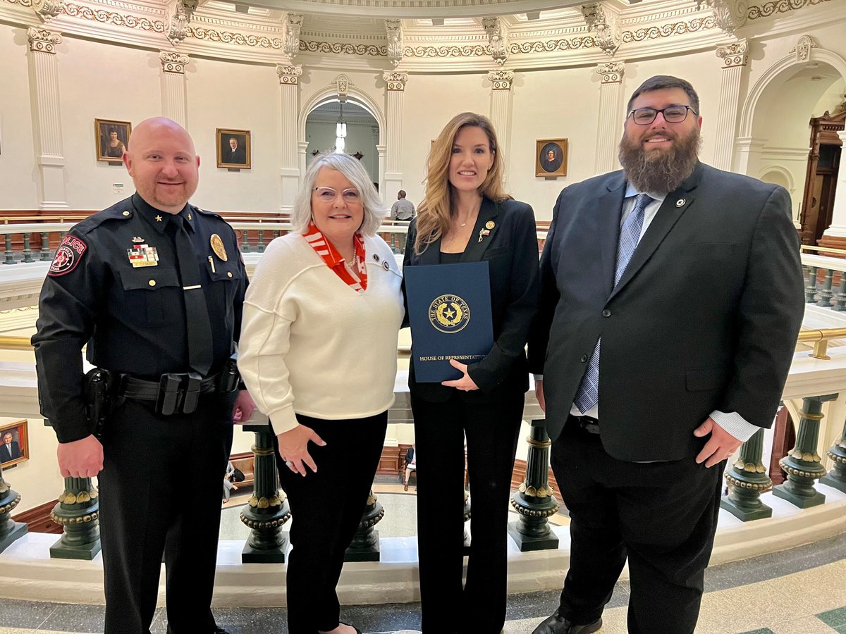 Today in <a href="/TexasHouse/">Texas House of Representatives</a> we recognized the loss of <a href="/LewisvillePD/">@LewisvillePD</a> 
Asst Chief Jay Powell — a beloved community leader who “never met a stranger.” Praying for his wife Rhonda and his LPD family in their time of grief.