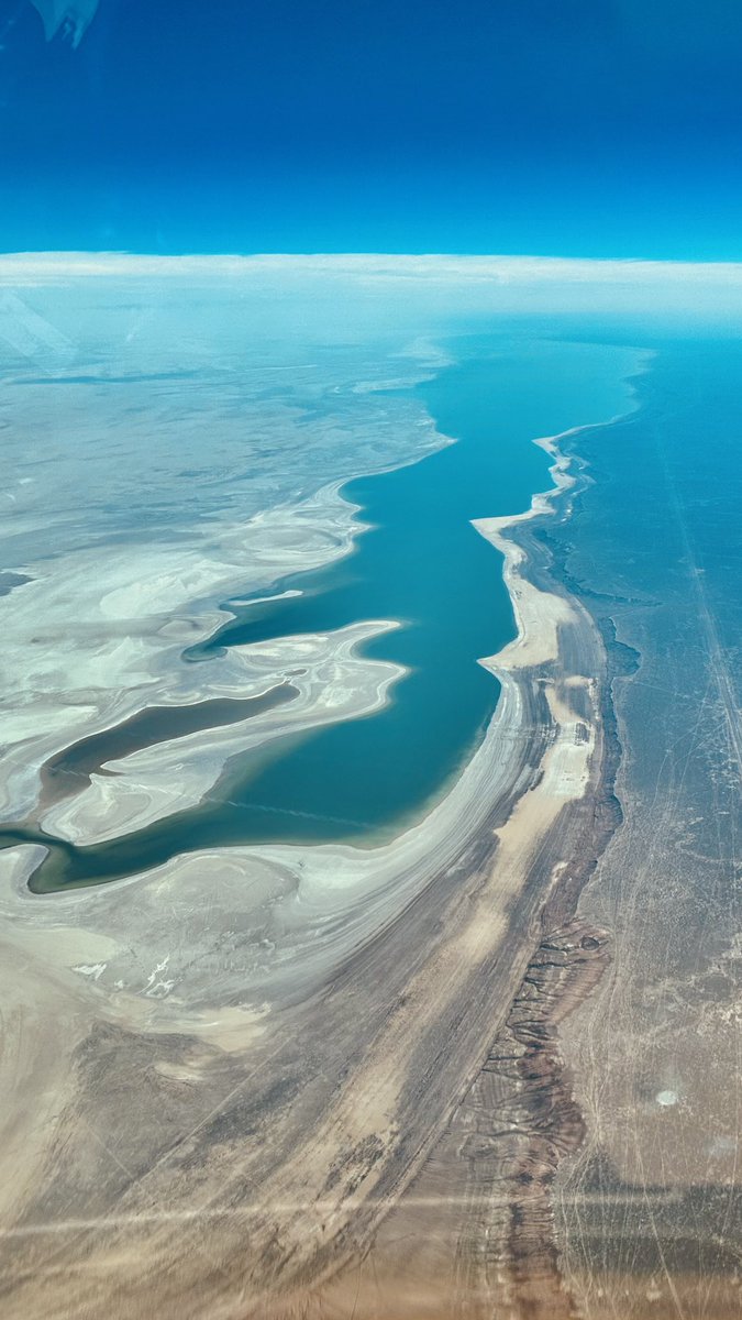 zepyaf's tweet photo. Enfin voici quelques photos prises près de la mer d’Aral, enfin ce qu’il en reste - et je suppose que sur la troisième photo tous les chemins mènent à un puits ! #AF267 https://t.co/9oDNvoKl6E