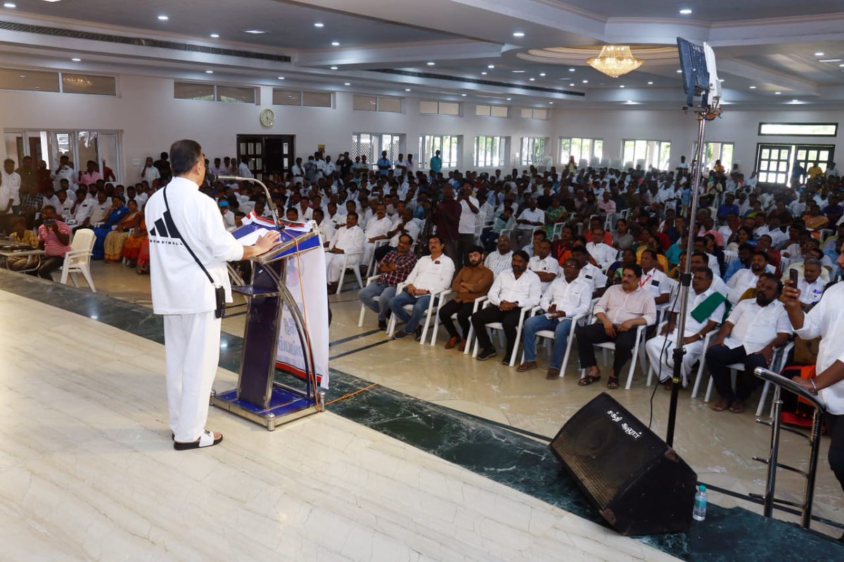 MNM_Ranganathan's tweet photo. தலைவர் நம்மவரின் கோவை வருகை, உரை...

புதிய உத்வேகம், உற்சாகம்...

2024 பாராளுமன்றத் தேர்தலுக்கு தயாராகிறது மநீம 🔥🔥 https://t.co/icGKunr02p