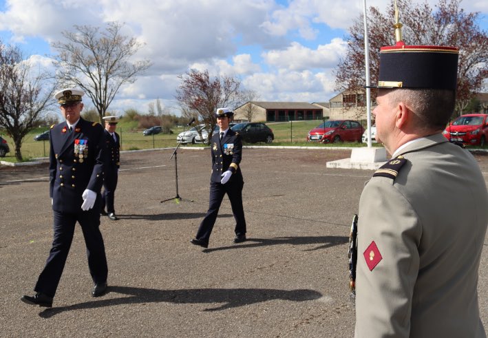 santearmees's tweet photo. 🎓Cérémonie de clôture du brevet de médecine des forces terrestres au #CeFOS, présidée par le directeur de l'@SSA_EVDG.
Après 7 semaines de formation milieu, 28 médecins généralistes seront affectés en antenne médicale soutenant une unité de l'@armeedeterre ou de @Gendarmerie https://t.co/tBjosrxdMq
