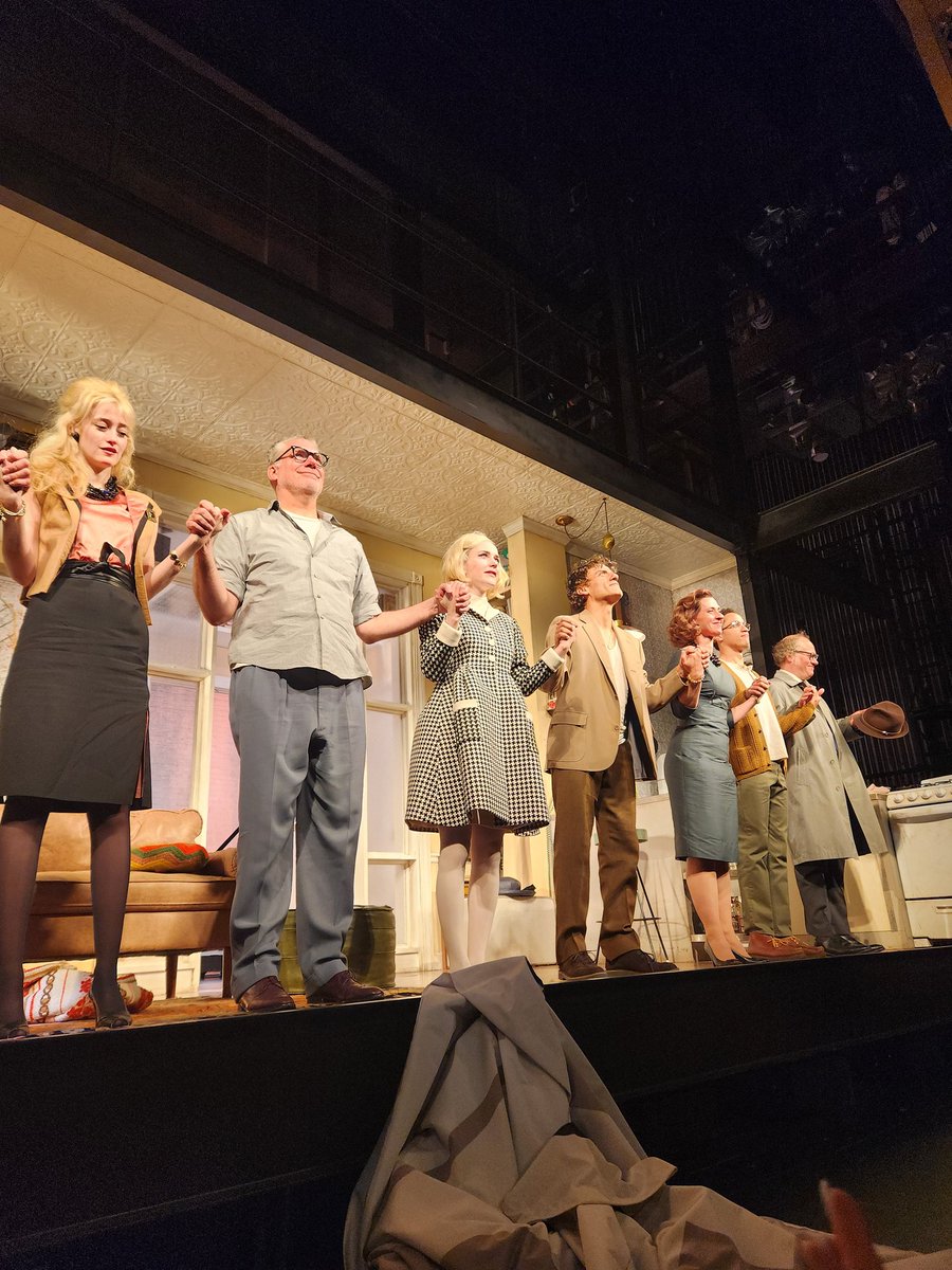 10/10 would recommend front row at the sign, almost got spat on by oscar isaac 🙃