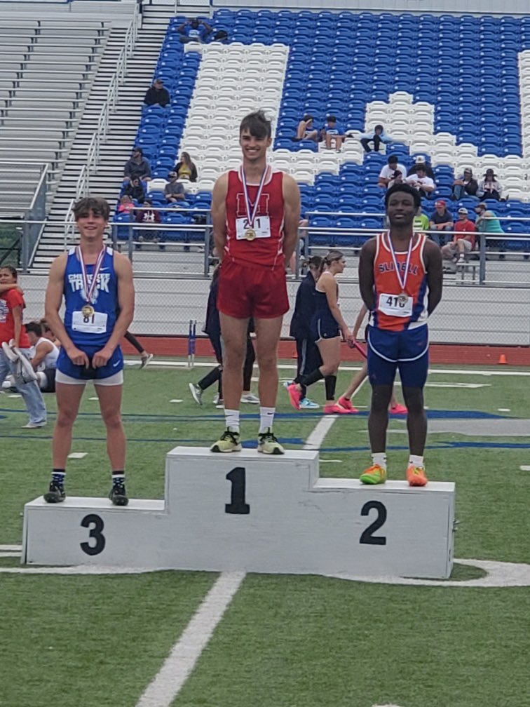 Khari Woodson is STATE BOUND! 🎉 He placed 2nd in triple jump at the Region 3 Track Meet. Way to go, Khari! 🐾 #sisdistheplacetobe #ontrackandleadingthepack #greyhoundgrit <a href="/WCMessenger/">Wise County Messenger</a> <a href="/WCMSports/">WCMSports</a> <a href="/Texas1AFan/">Texas 1A Fan</a>