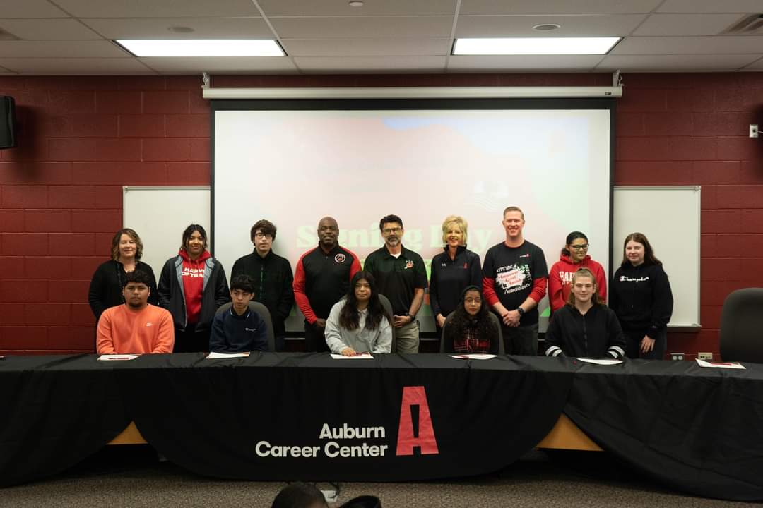 shafitz25's tweet photo. Congrats to members of the Class of 2025 who will be attending @AuburnCareerCen next year.  We know you will represent @GoooooooRaiders and @PCLSdistrict well. https://t.co/HQkXz1b0iN