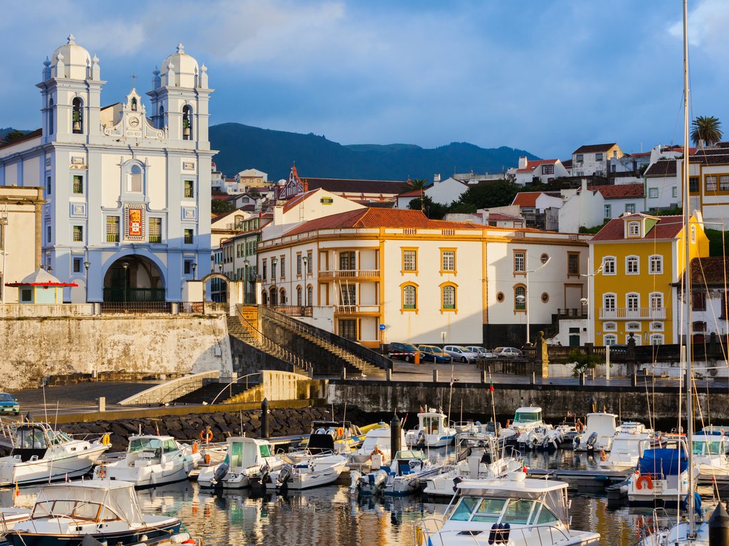 TheJoePortugal's tweet photo. Colorful, scenic view on the city Angra do Heroismo, Terceira island, #Azores. 

#Portugal #travel #holiday #vacation #summer #wanderlust https://t.co/iPdClxpdH1