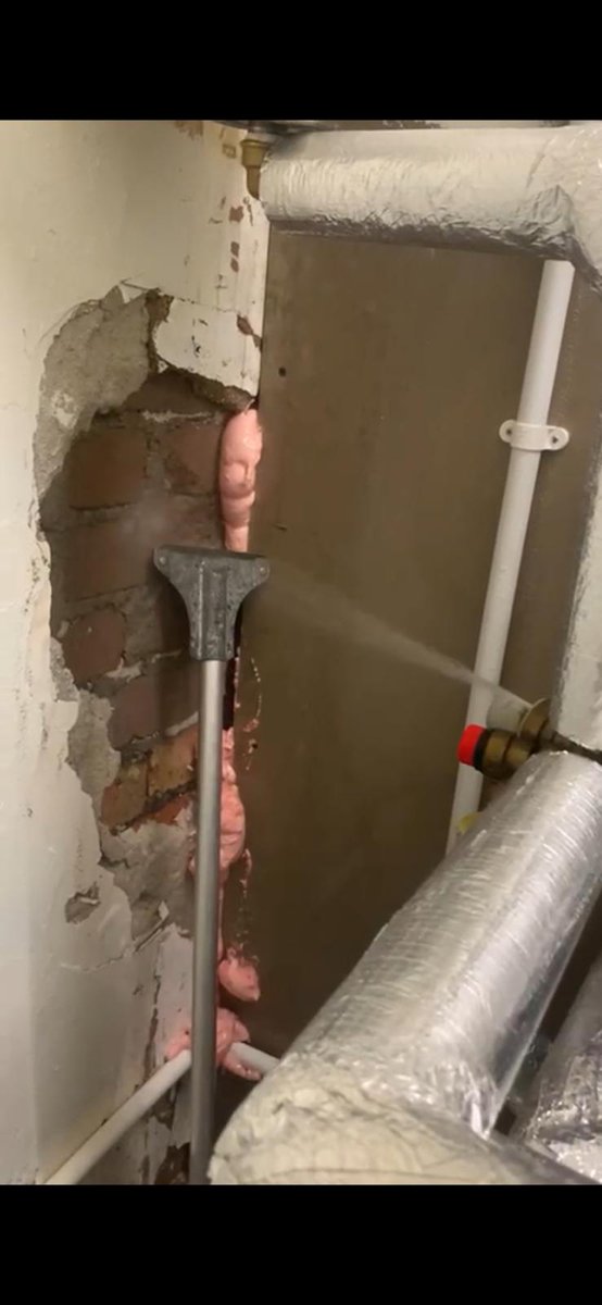 CAServicesNILt2's tweet image. We offer a 24/7 365 days reactive call out service
Last Friday evening a call to a leak which was business critical engineer arrived within the hour, isolated &amp;amp; made safe, resulting in a limited amount of downtime for the business
#reactivework #plumbing #heating #emergency