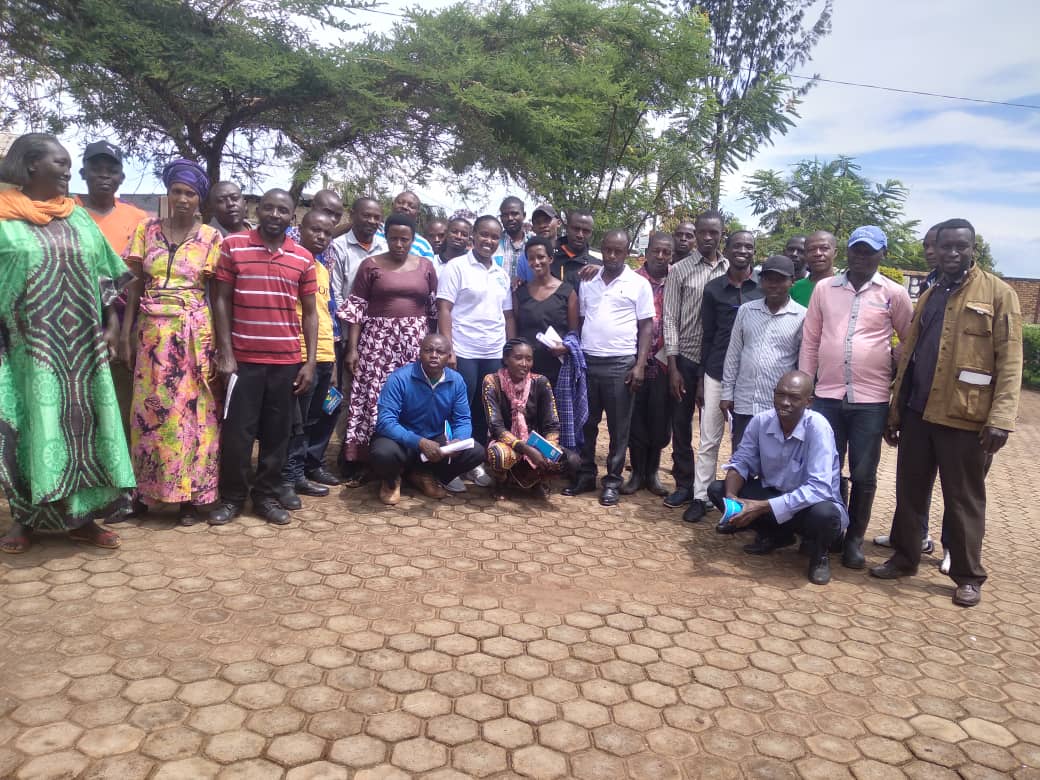 RWN_WomenNet's tweet photo. Ending an empowering 3-day training with village leaders on #GBV prevention and response! Proud of local leaders in @KayonzaDistrict &amp; @Rubavu taking a stand against gender-based violence and working towards a safer and equitable future for community members. https://t.co/mE77sS06wm
