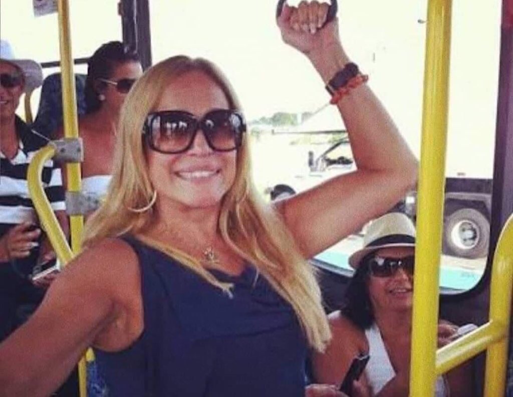 StoreCalmo's tweet photo. Eu voltando do trabalho hoje sabendo que só volto terça-feira: https://t.co/4blBwnnN7h