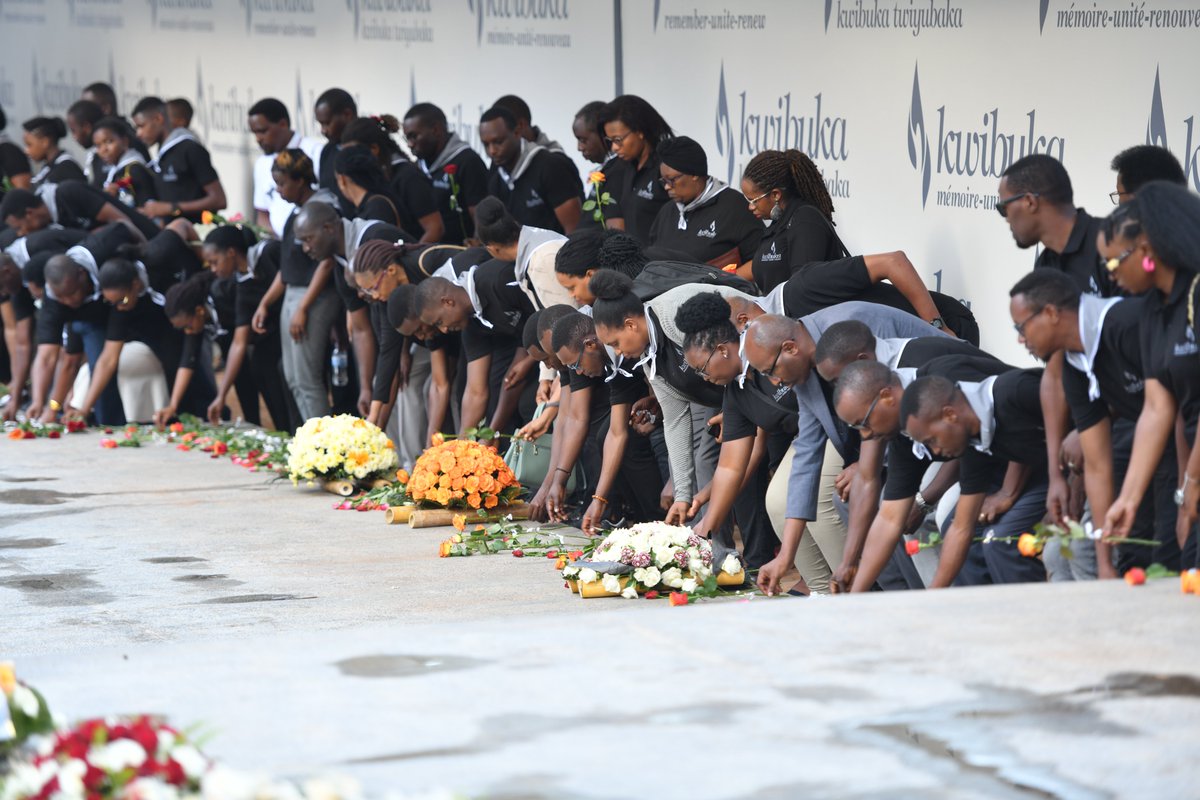 Kigali_Memorial's tweet photo. The Board members, management and staff @RSSB_Rwanda joined by @Unity_MemoryRw and representatives of families of former CSR employees killed in the Genocide against the Tutsi, laid wreaths at the burial place in honour of victims of the Genocide against the Tutsi.  #Kwibuka29 https://t.co/06hN5ahTdB