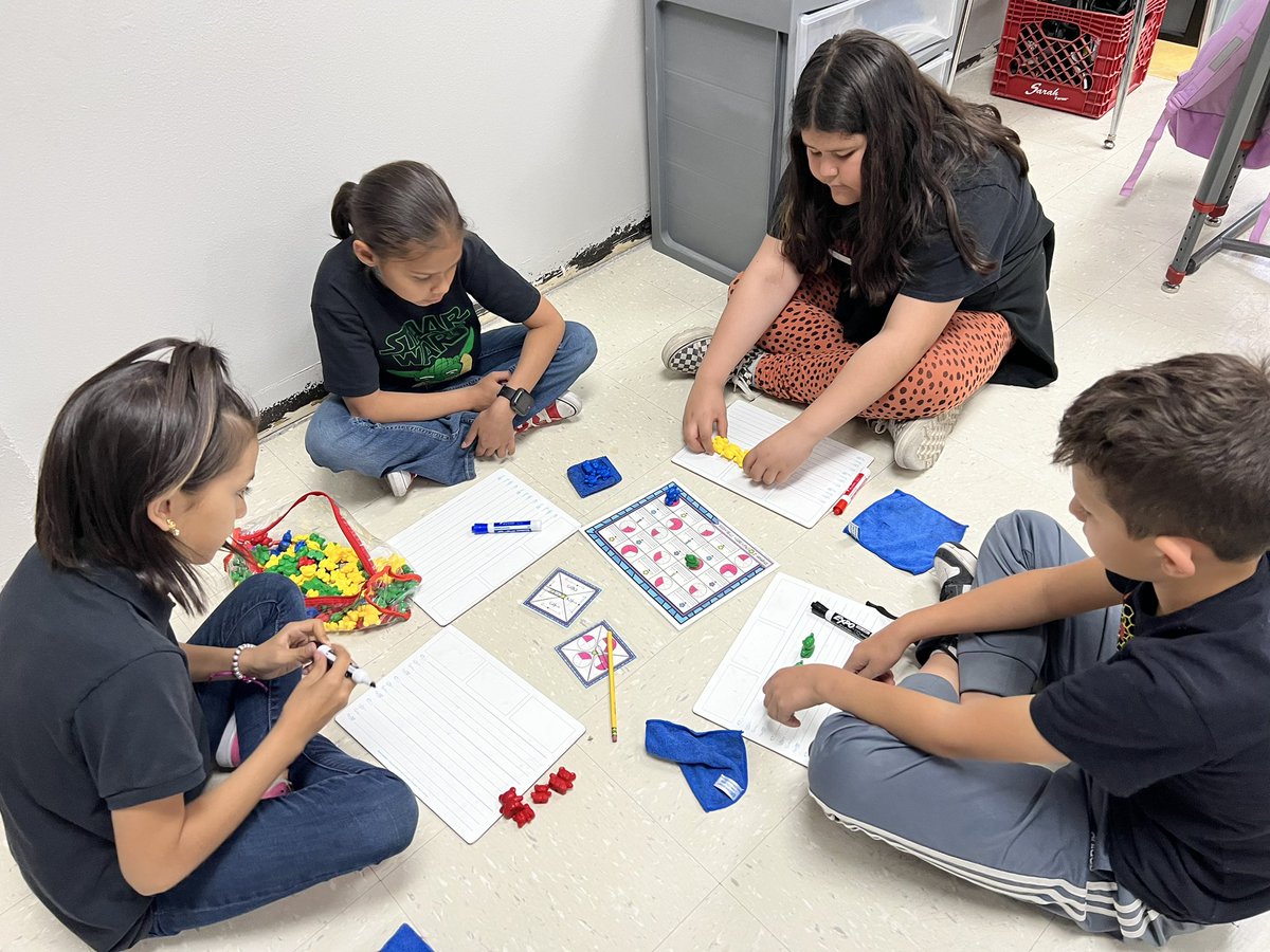 _ohhperlaa's tweet photo. 3rd grade STAAR math review fun Friday ✨ @Jones_YISD @TierraDelSol_ES @TdsHerrera https://t.co/h6oQMNyIjz