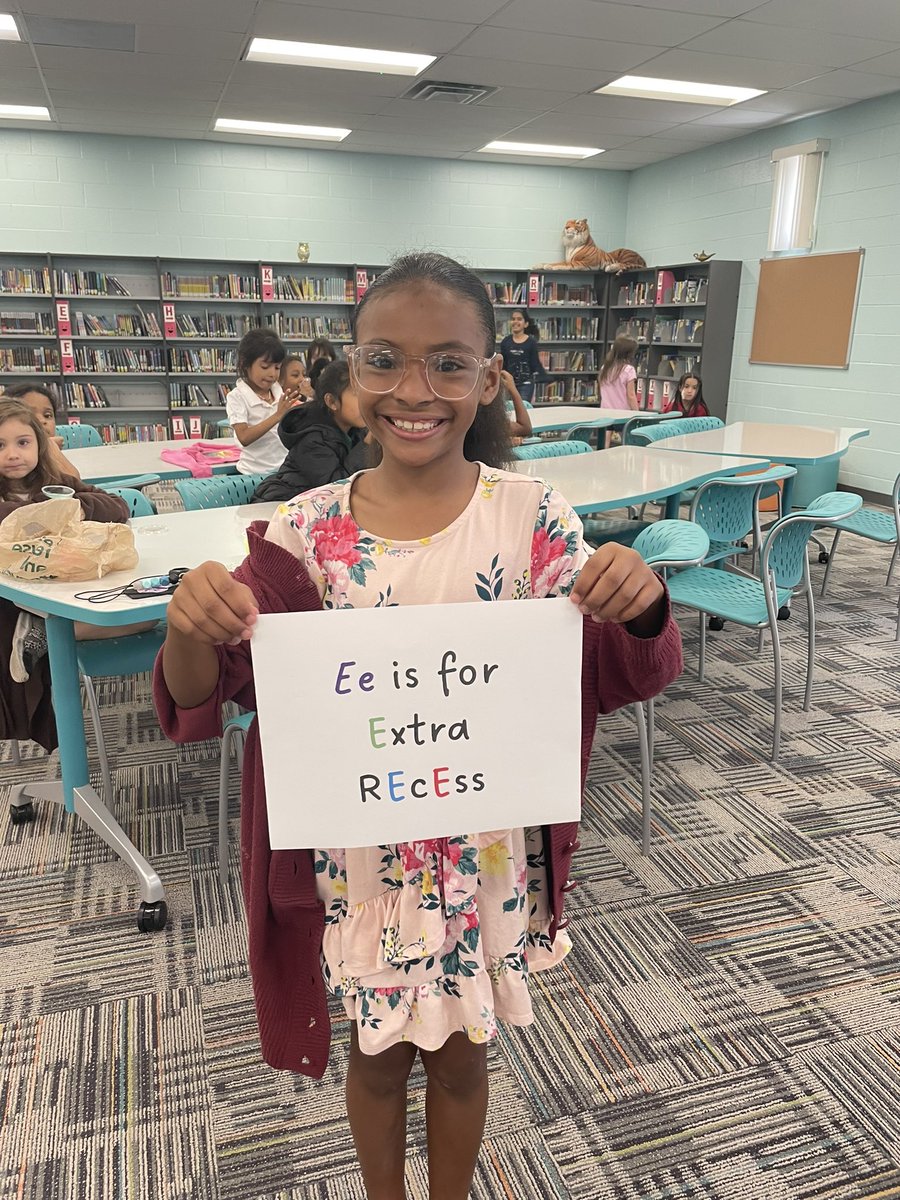Mrs_Gallina's tweet photo. E is for Extra Recess! The weather didn’t work out for our original plan so we had to modify &amp; we still had so much fun! @BrowardElem https://t.co/DlGwim0Bw2