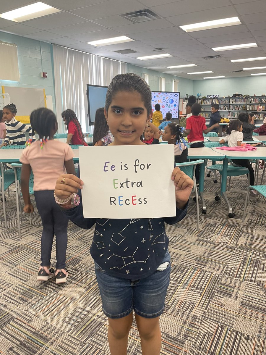 Mrs_Gallina's tweet photo. E is for Extra Recess! The weather didn’t work out for our original plan so we had to modify &amp; we still had so much fun! @BrowardElem https://t.co/DlGwim0Bw2
