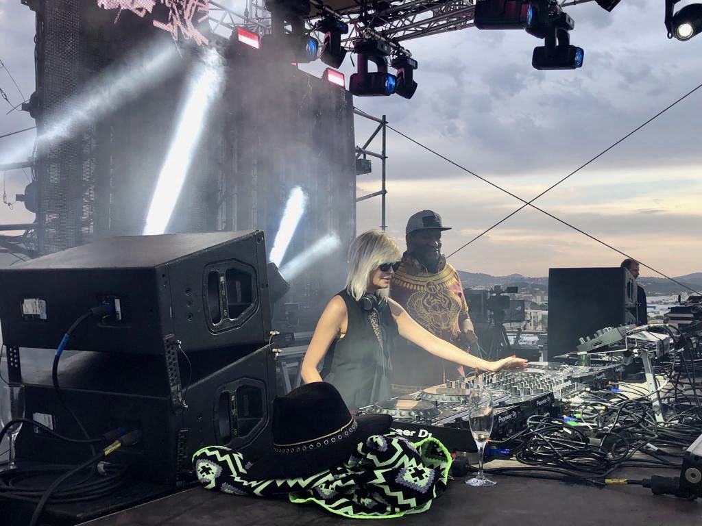 nelly loriaux tweet media