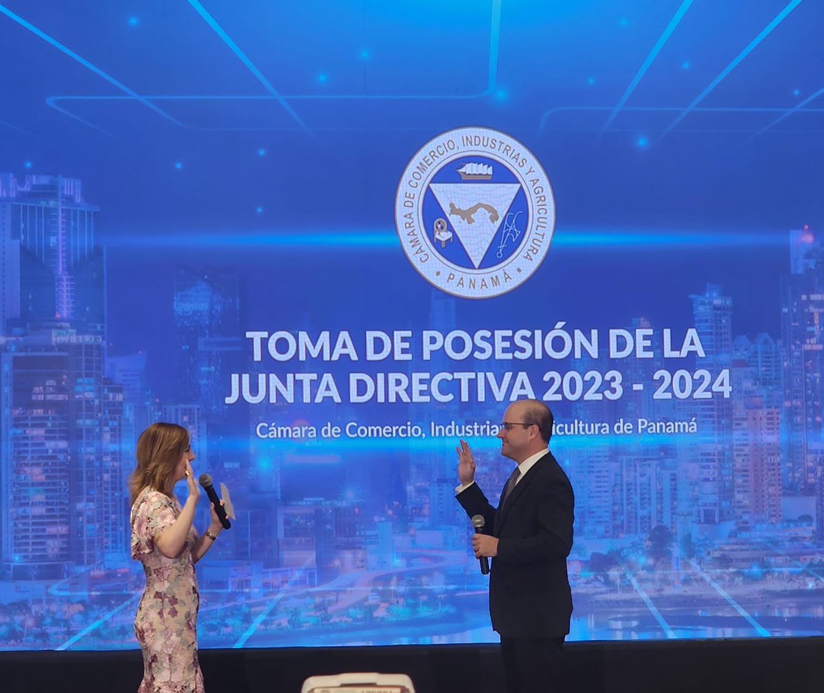 CorpDiplomacy's tweet photo. Felicitamos a la nueva Junta Directiva de la Cámara de Comercio, Industrias y Agricultura de Panamá (CCIAP), encabezada por Adolfo Fábrega García de Paredes, quien liderará durante el período 2023-2024. Les deseamos mucho éxito en su gestión. @CCIYAP https://t.co/o0cQ7Ud00L