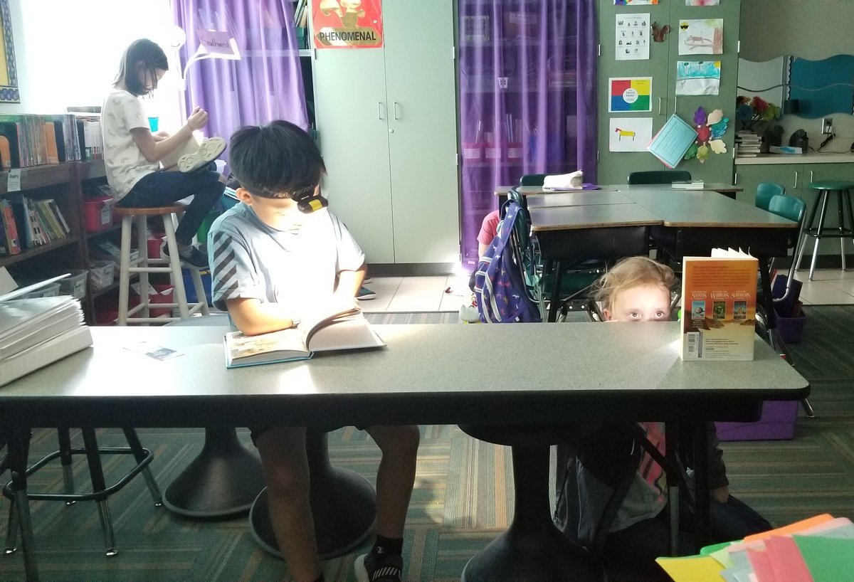 ASavage3rdgrade's tweet photo. Flashlight Friday
What a fun way to wrap up our week! https://t.co/1wkgTc4WtB