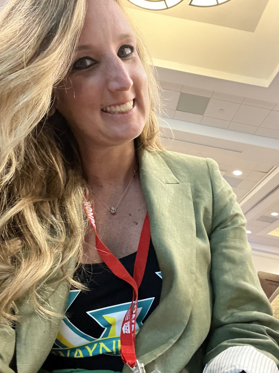 StaceSears's tweet photo. Learning about competency based learning ! 
#nonpf49
#pnpac 
@waynestate https://t.co/SREosXxKuQ