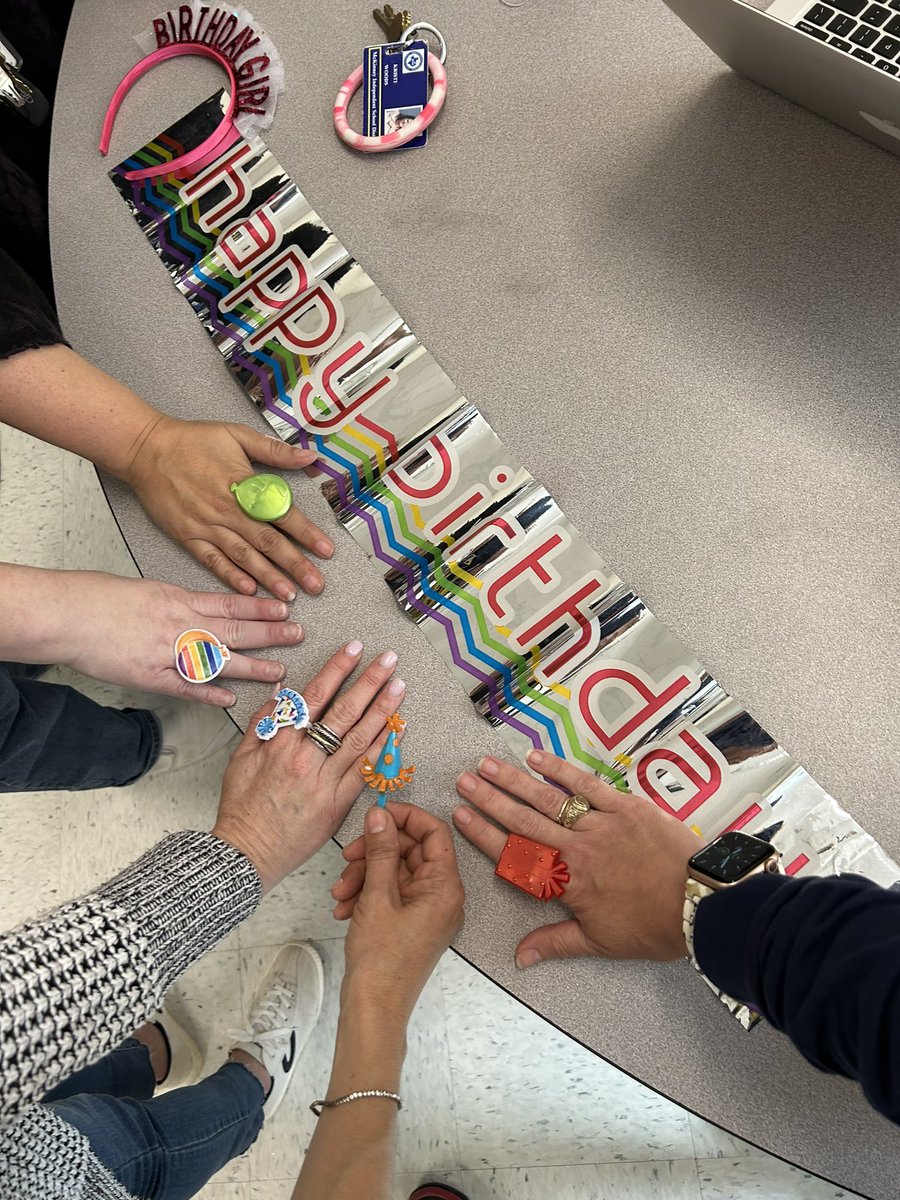 Happy birthday to one of MISD’s best Dyslexia Specialists!! 🥳 We are so lucky to have Mrs. Woods at Caldwell! #CaldwellCatsPride #WeAreCaldwell #YouBelongInMISD #MyMISD  #MISDLivesKind #SomosCaldwell #TupertenecesenMISD