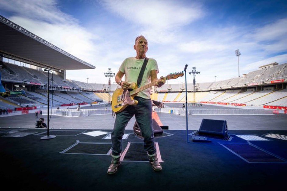 Albertmur3's tweet photo. This is gonna be a great night 📸: Rob DeMartin @springsteen #Barcelona #springsteenworldtour2023 #nosurrender #estreetband #nosurrender #thewaitisover https://t.co/p6k3vyCvS9