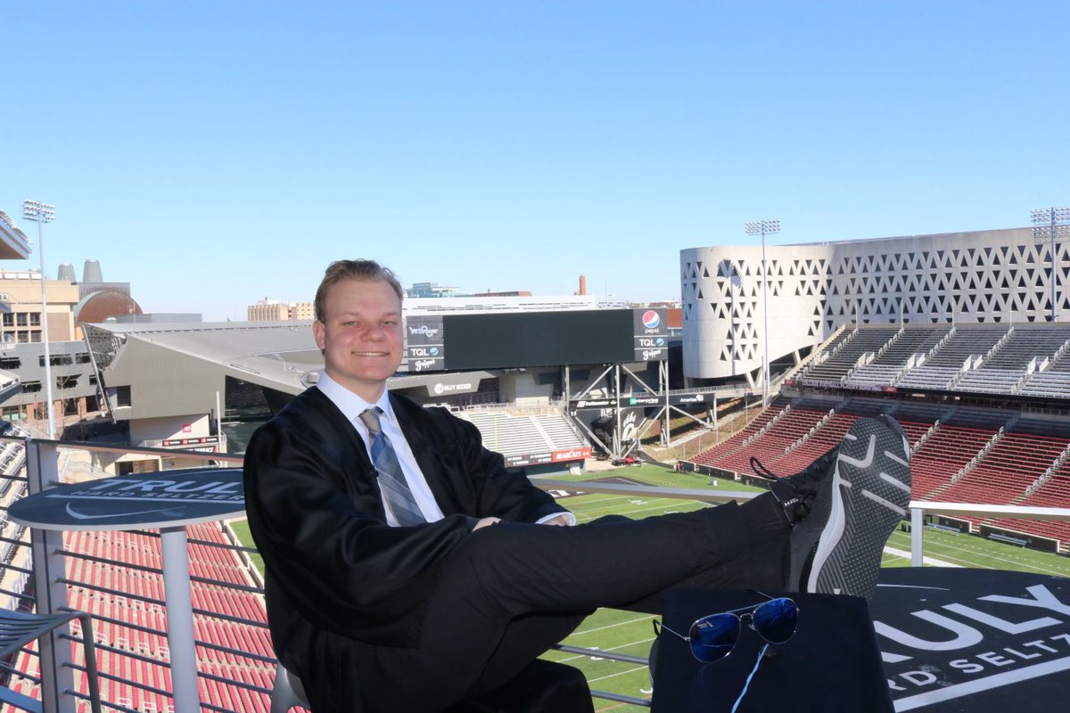 UC_Recruiting's tweet photo. Congratulations to our @joe_discher on graduating today! We are happy to announce that he will be joining our staff 🤩

There is no one who better exemplifies what it means to be a Bearcat! Thank you for all of your hard work and we can’t wait to continue working together! ❤️🐾 https://t.co/OEtWypG0qb