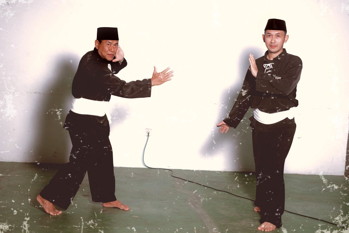 Iswara_Bagas's tweet image. Gerak lahir luluh dengan gerak batin
Gerak batin tercermin oleh gerak lahir
#psht #ipsi #pencaksilat
