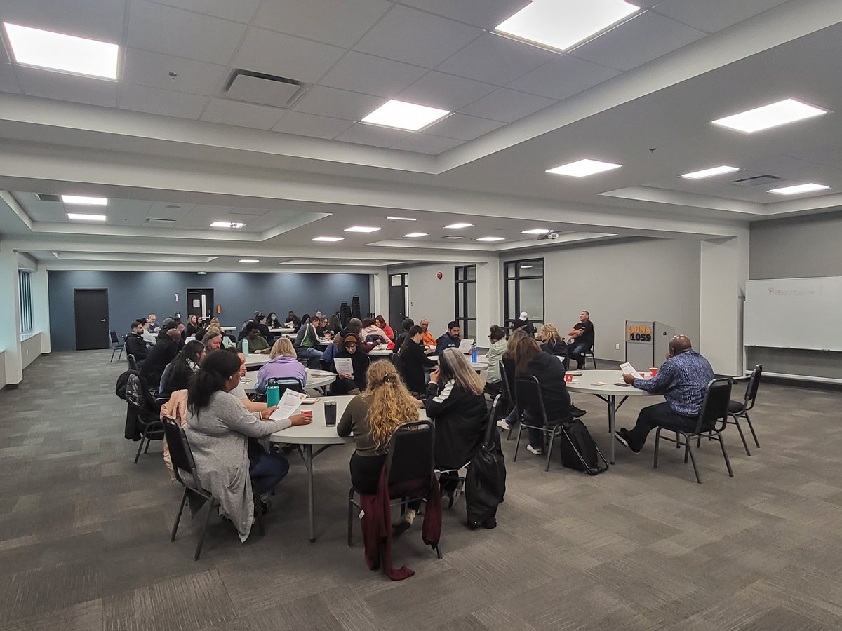 École secondaire catholique Mgr-Bruyère tweet media