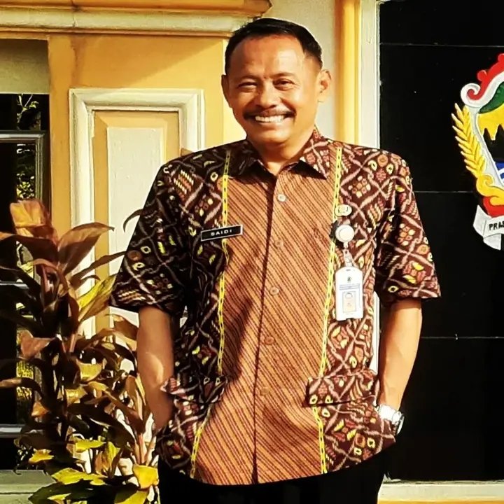 Adul98_official's tweet photo. Pak Saidi asal Tegal. https://t.co/1TtfjIQxaK