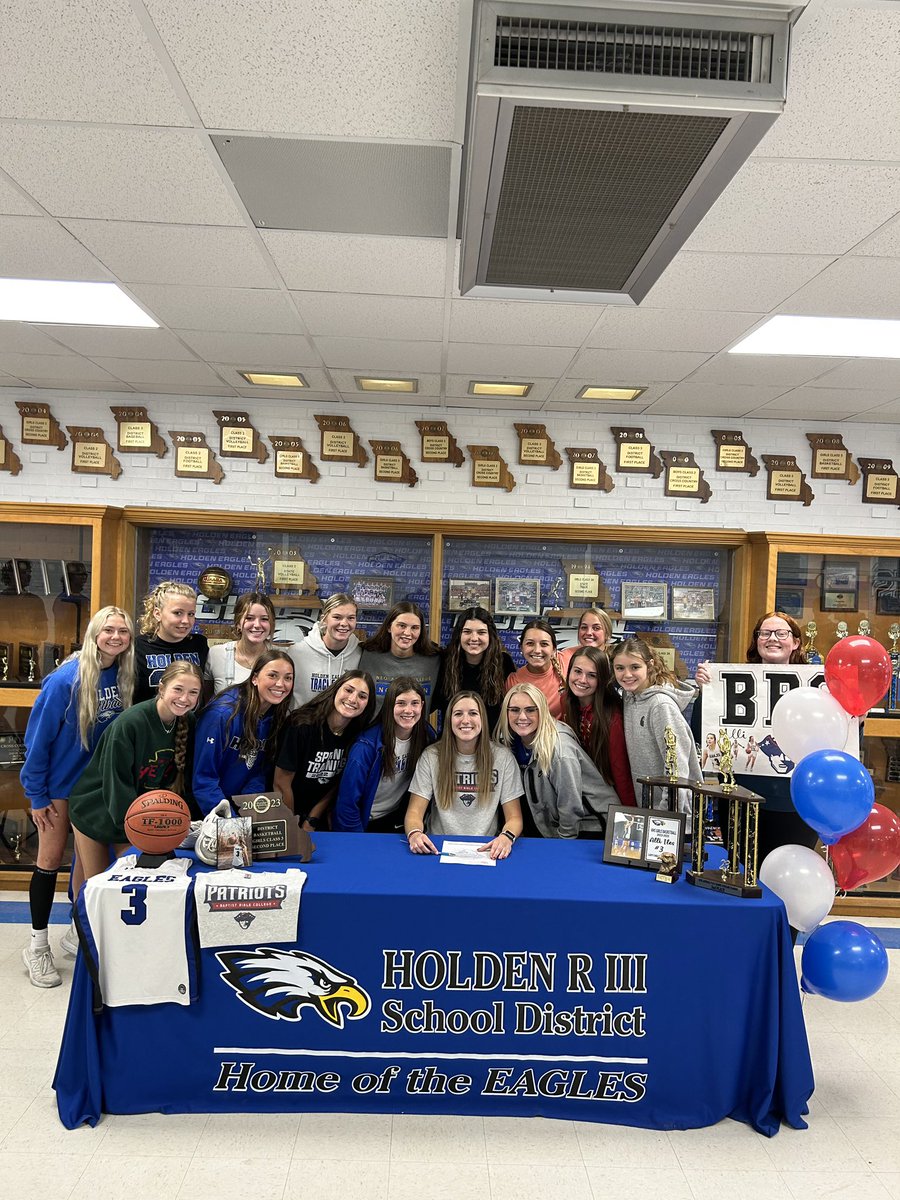 Congratulations to these four Missouri girls on their signings! We are so excited to have you OFFICIALLY join our family! 🏀❤️💙 #PatriotsWBB

Chesney Luna, Dora
Summer Kenney, Stockton
HJ Fender, Spokane
Alli Iles, Holden