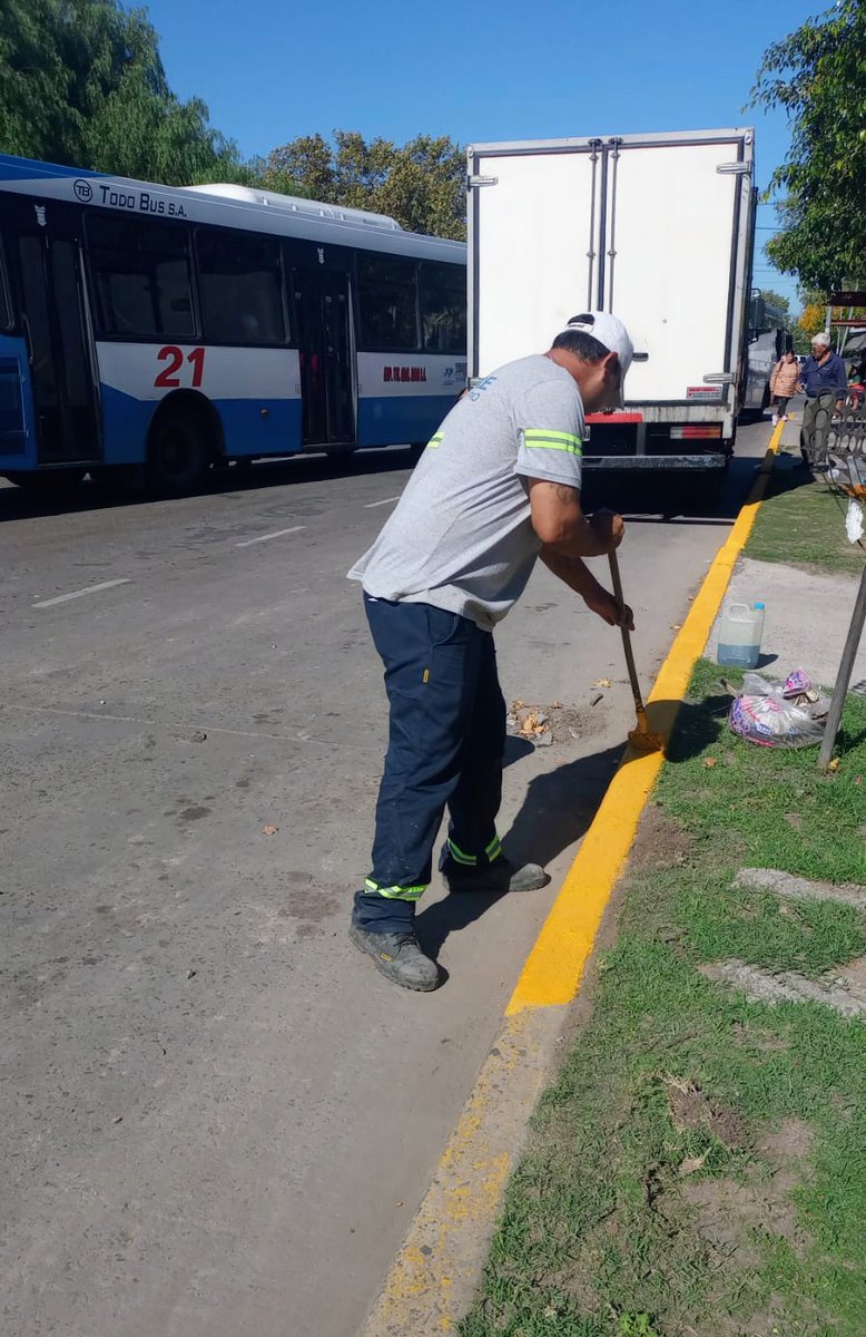 vivientigre's tweet photo. #Hoy realizamos demarcación vial en la calle Larrea entre Juan B Justo y Azcuénaga  Barrio San José
#TigreEsMiVids
@ZamoraJulio https://t.co/6zGFMwO1fz