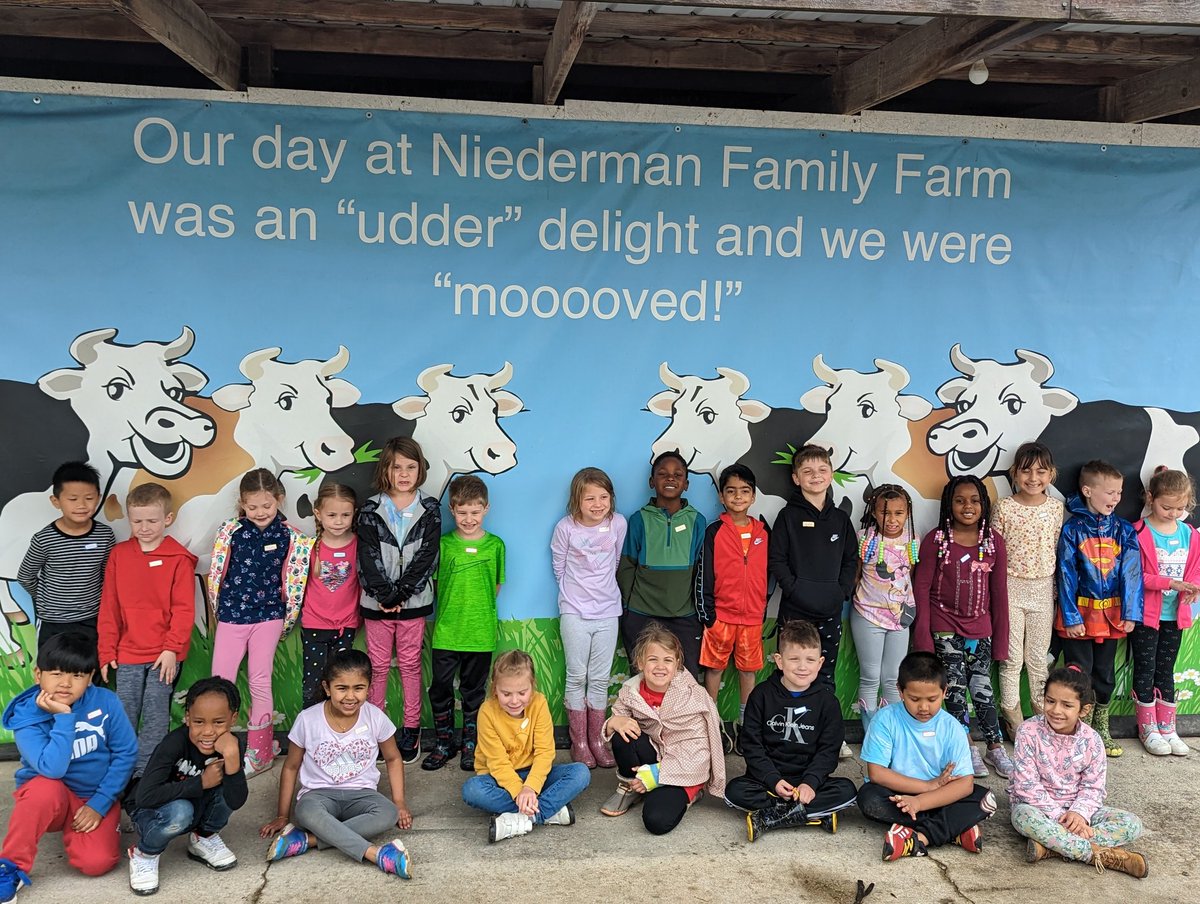 LongChristian's tweet photo. Another week, another #TeamLong field trip ๐ Niederman Farm today with @HeritageECS. Thankful the rain held off. The kids were great! #WEareLakota https://t.co/M4p4A1MoaN