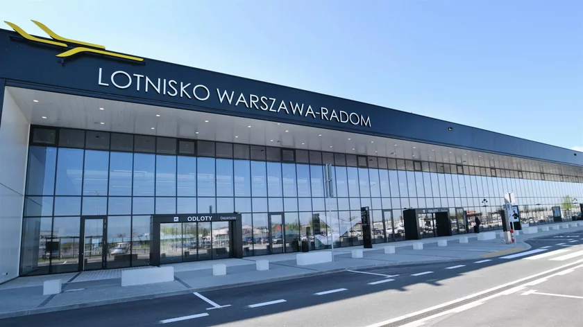 KvvKwiatkowski's tweet photo. New airport in 🇵🇱Poland opened in Radom. The first plane arrived from Paris👍
Currently the most modern airport in Poland 100 km south of Warsaw
#FoxNews #CNN #dpa #AFP #OANN #ElMundo #Lastampa #Corrieradellasera #Rai #Spiegel #BILDLive #PDChina #XiJinping #TimesofIndia https://t.co/tvsH32osgf