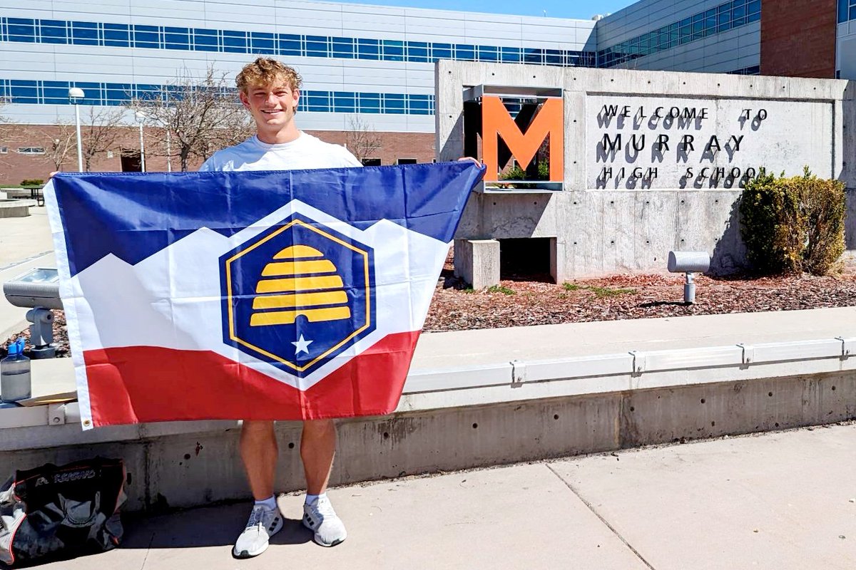 murrayequity's tweet photo. #MurrayPTA and @MurraySchoolsUT put on a great #HealthAndWellness fair this week where @murrayhigh_ut Senior Eli, entered a raffle to win a new #UtahStateFlag from our table, which he won!

@danmccay you have some young Utah flag fans!

We'll be raffling away more new flags soon! https://t.co/fQktBY18sa