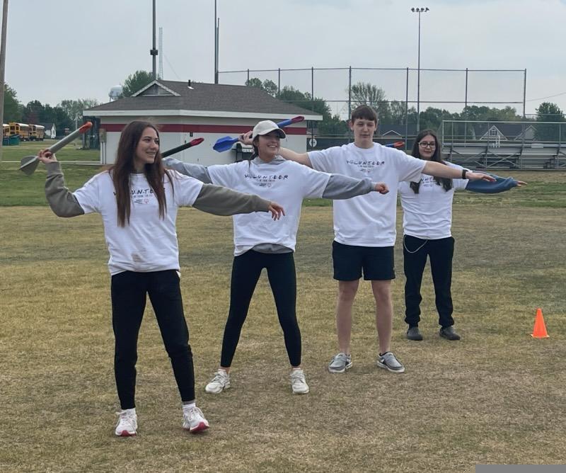 JillGaroutte's tweet photo. Aurora HS NHS members spent the day assisting with the mini javelin event at Special Olympics Track and Field games at Carl Junction. What a blessing to work with these caring young adults who made many friends while cheering on the athletes. 
@NatHonorSociety https://t.co/G5AIPw19Fl