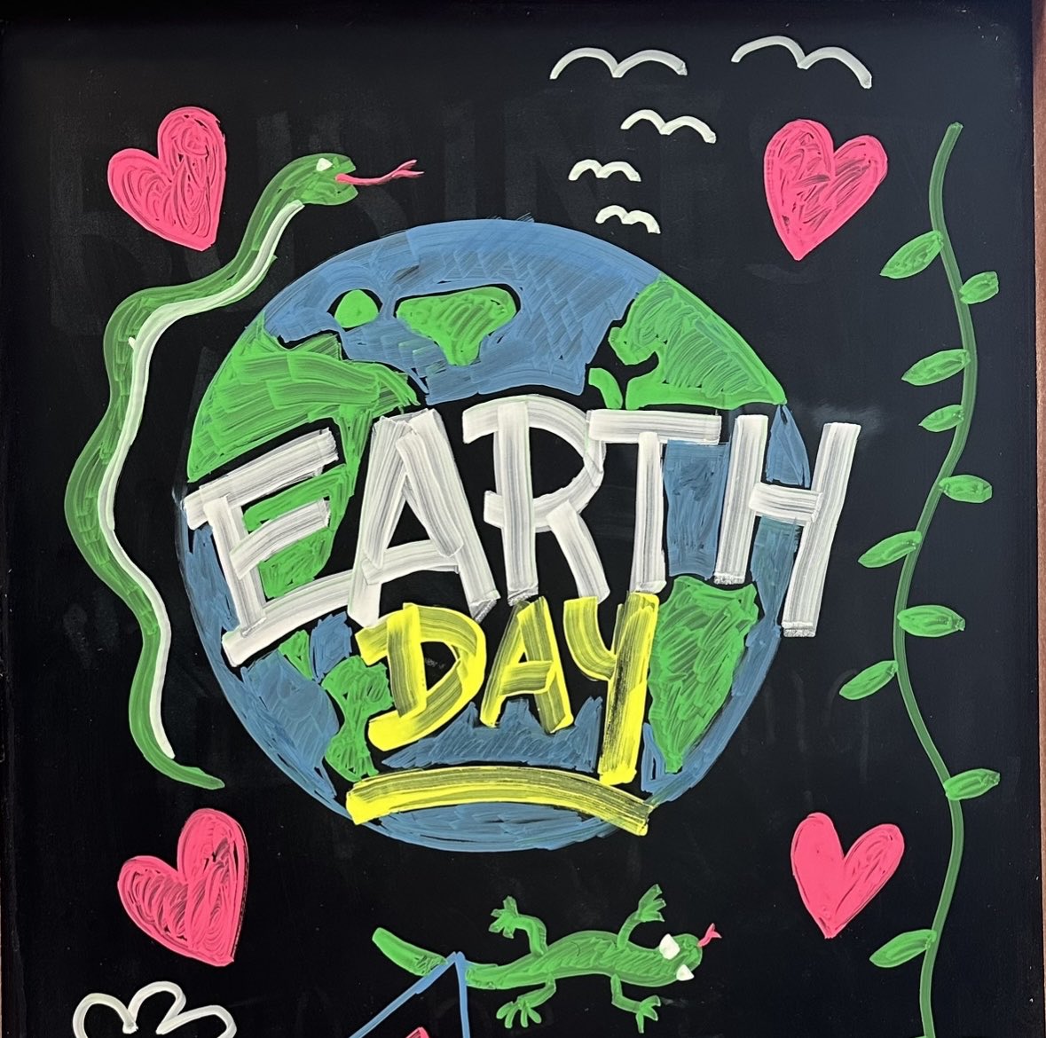 camilebte's tweet photo. 🌍Join us tomorrow on Sat. 4/29/23 10am-11:30am on our Sacred Heart campus to celebrate our Earth!  Activities include animal encounters, guest speakers, seed planting &amp; arts &amp; crafts!  Don't miss the ribbon✂️ceremony for our new Master Garden!  #shcsdolphins 🐬 https://t.co/u0fB51DvC3