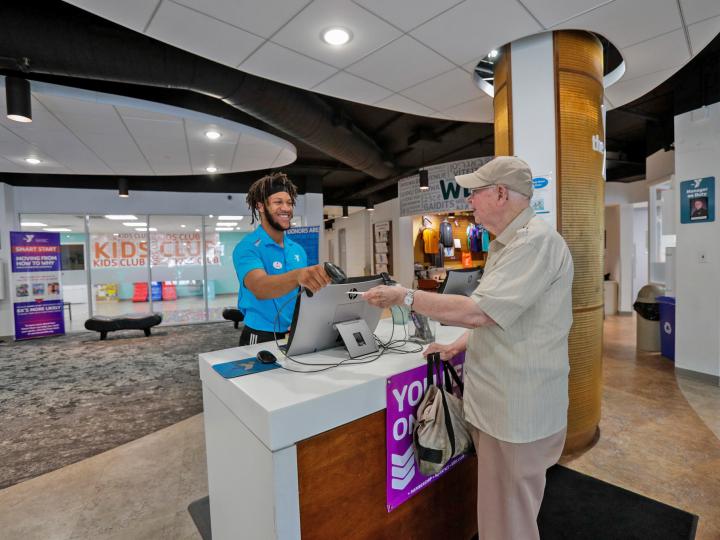Join our team! We are seeking organized, mature folks to help us at the Front Desk! Positions available: Opener 4:30 am-9:30 am 2x week, Midday 1 pm-5 pm 2-3x week and weekend opportunities.  ymcalouisville.org/jobs