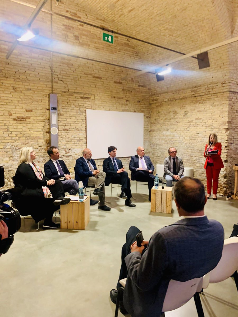 IsaGrassano's tweet photo. Ho avuto il piacere di essere tra i protagonisti di un talk, voluto dalla Camera di Commercio delle #Marche e alla Regione Marche. L’obiettivo è quello di promuovere un turismo lento, facendo leva sulla qualità delle produzioni agricole e #alimentari
#marcheinside #relatrice https://t.co/RHRamb6r6O