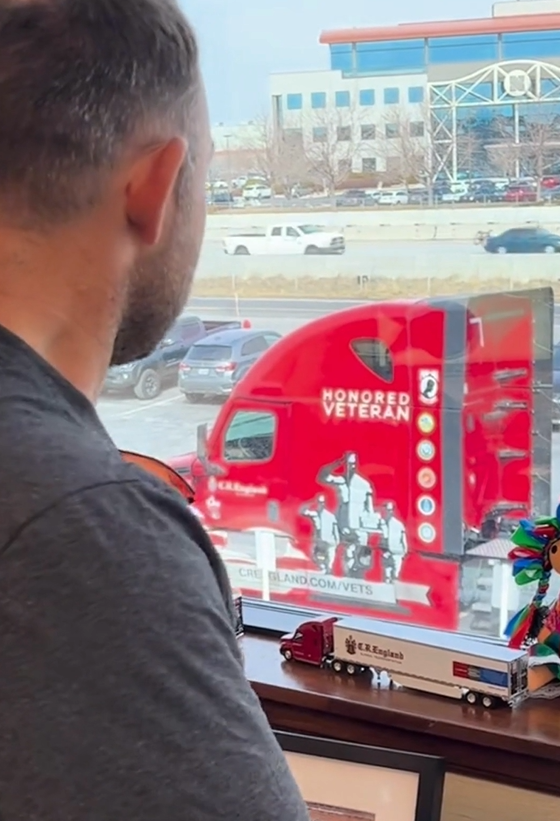 CREngland's tweet photo. Last month we surprised our driver Clint with an Honored Veteran Truck. See how we continue to #DeliverExcellence for our Vets at C.R. England! 🗽

Check out the video on our Instagram Page: https://t.co/vl5zsL4mXN

#CREngland #HonoredVeteran #Veterans https://t.co/cuiUksVtNL